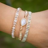 Divine Piedra Luna Goddess Pulsera