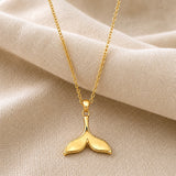 Elegante Whale Tail Collar