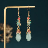 Heavenly Jade Floral Pendientes