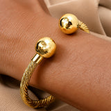 Sculpted Dorado Brazalete Abierto