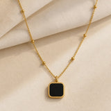 Midnight Chic Black Colgante Collar