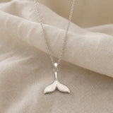 Elegante Whale Tail Collar