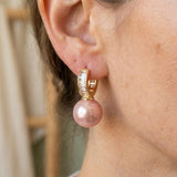Pink Perla Baguette Huggie Pendientes