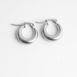 Everyday Essential Aro Pendientes