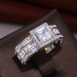Princess Halo Baguette Statement Anillo
