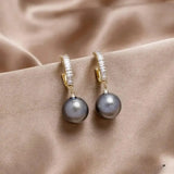 Elegante Perla y Circonitas Pendientes