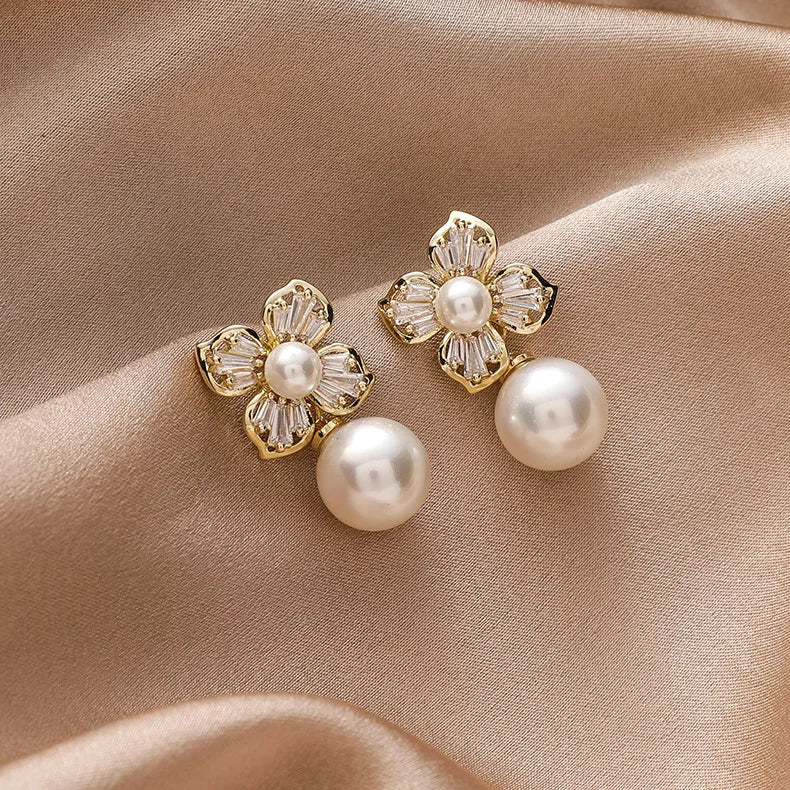 Pendientes Flor de Perla en Cristal y Oro