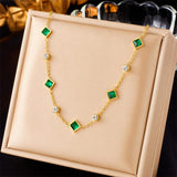 Royal Esmeralda Colgante Collar