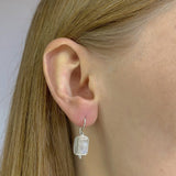 Lustre Square Piedra Luna Pendientes