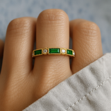 Green Inlaid Circonitas Dorado Anillo
