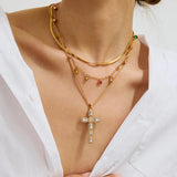 Radiante Dorado Cruz Collar