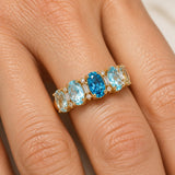Oval Alternating Accent Band Anillo