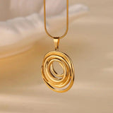 Hollow Geometric Oval Collar in Dorado y Plateado
