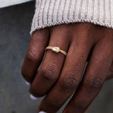 Bicolor Amor Knot Anillo