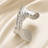 Bold Twisted Line Dorado Blanco Matte Brazalete