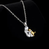 Hug Colgante Collar + Free Pendientes