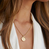 Sun Colgante Collar in Plateado or Dorado