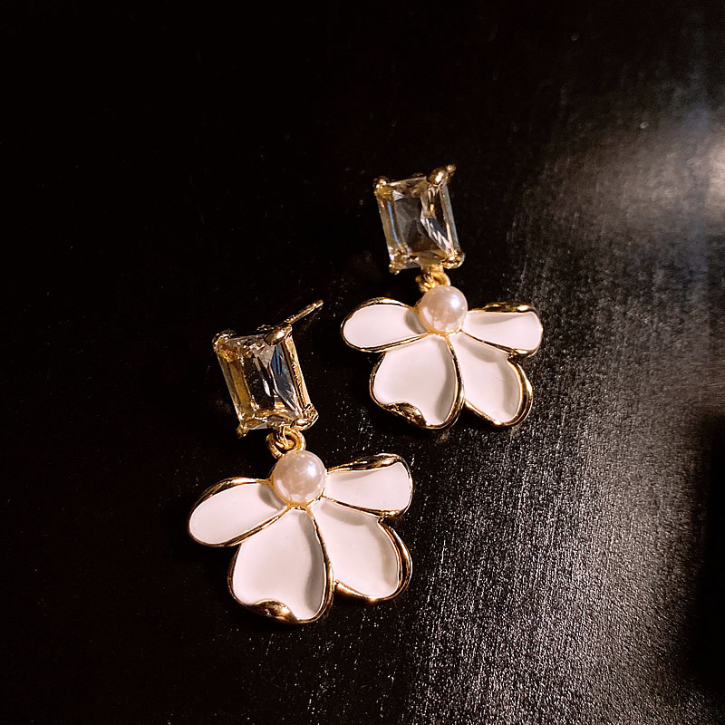 Pendientes de Perla con Pétalos de Oro Blanco