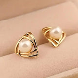Elegante Perla y Dorado Pendientes