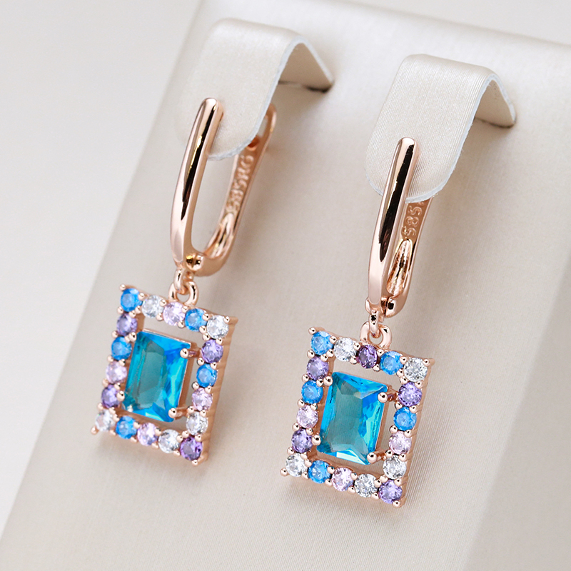 Elegantes Pendientes de Oro con Cristal Cúbico Azul