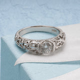 Noble Plateado Circonitas Anillo