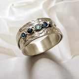 Blue Inlaid Piedras Silvered Anillo