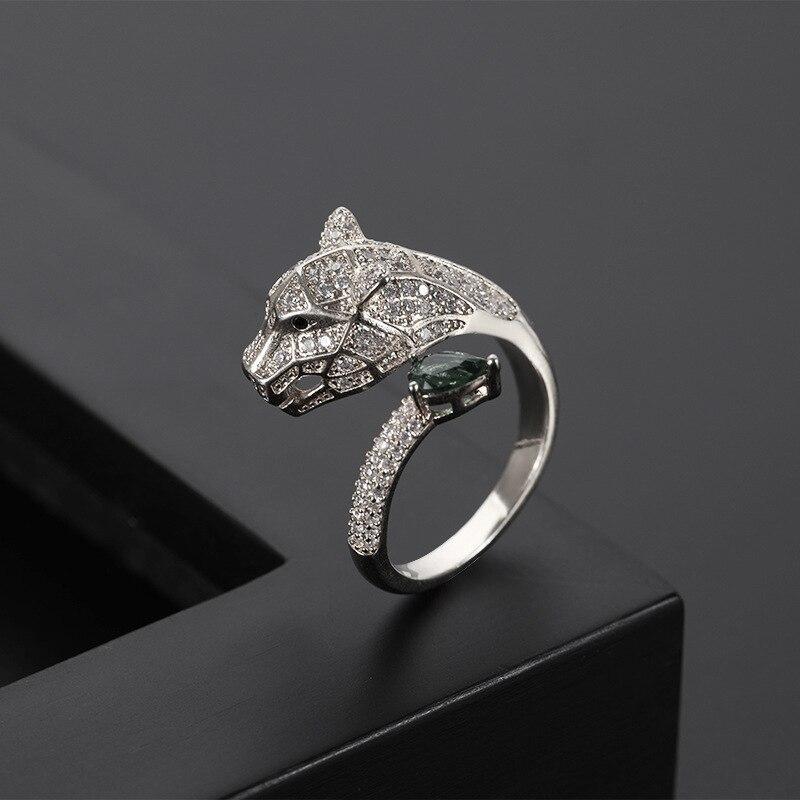 Anillo Ajustable de Leopardo con Acabado de Circonitas