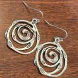 Vintage Plateado Maze Pendientes
